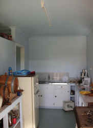 Kitchen.jpg (31219 bytes)